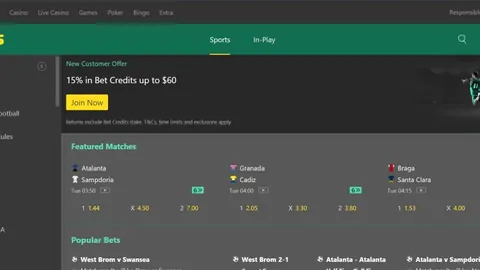 “子夜时分，中国男足迎战沙特，复仇之战直播在即，迈向世界杯八强之路！”